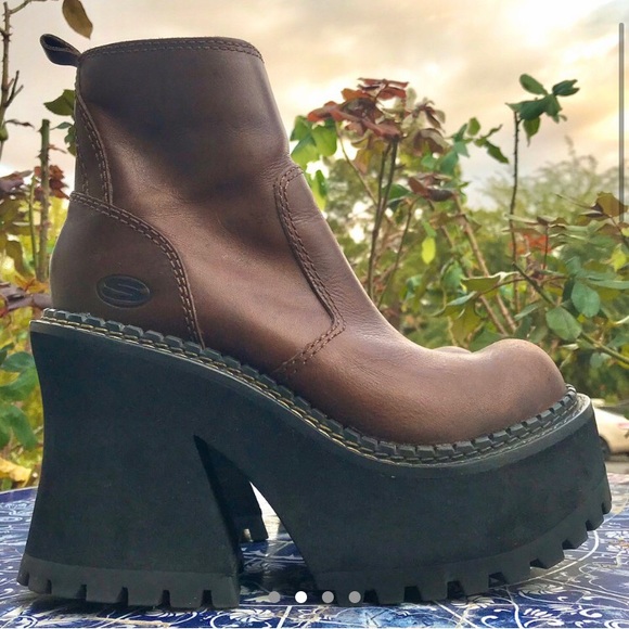 Skechers Shoes - ISO !!!!  Vintage Skechers Platform Boots